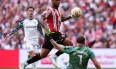 九游体育app-瓦伦西亚客场2-1主场遭逆转，于谨慎的简单介绍