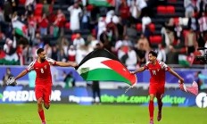 九游体育亚洲官网-亚洲足球球队在赛场上拼尽全力追逐胜利的简单介绍