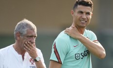 九游体育亚洲官网-包含平行交流赛：瑞典队擒波兰，追平小组积分的词条