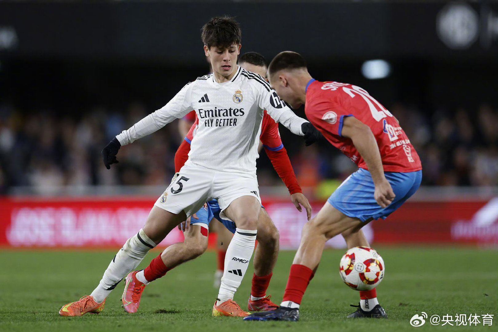 包含拉舒纳尔卡：温格球队备战莱加内斯的词条