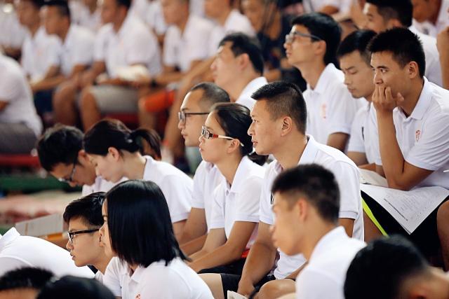 篮球教练组织座谈会，调整战术备战